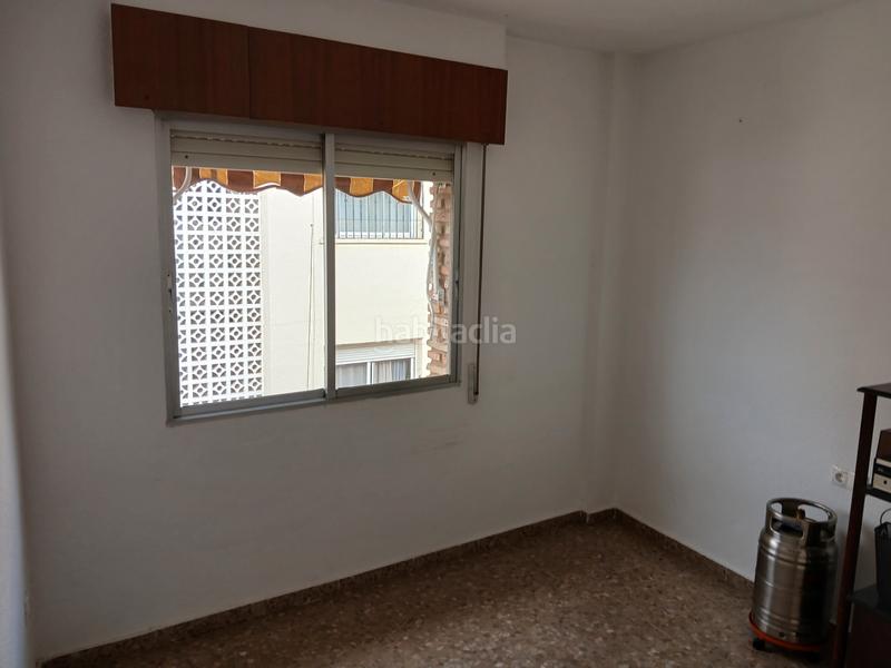 Foto 81e74e8c-2071-443d-8668-dfd9b1450361. Piso en calle de paco león 4 4 habitaciones y 2 baños junto a deza en Córdoba