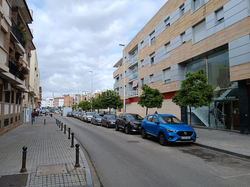 Foto 93d0de57-72b8-41a5-9dfc-c3beae628b61. Piso en calle de paco león 4 4 habitaciones y 2 baños junto a deza en Córdoba