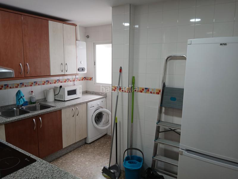 Foto 9cabce79-b54b-4bd4-88d3-a4d163e9f3dd. Piso en calle de paco león 4 4 habitaciones y 2 baños junto a deza en Córdoba