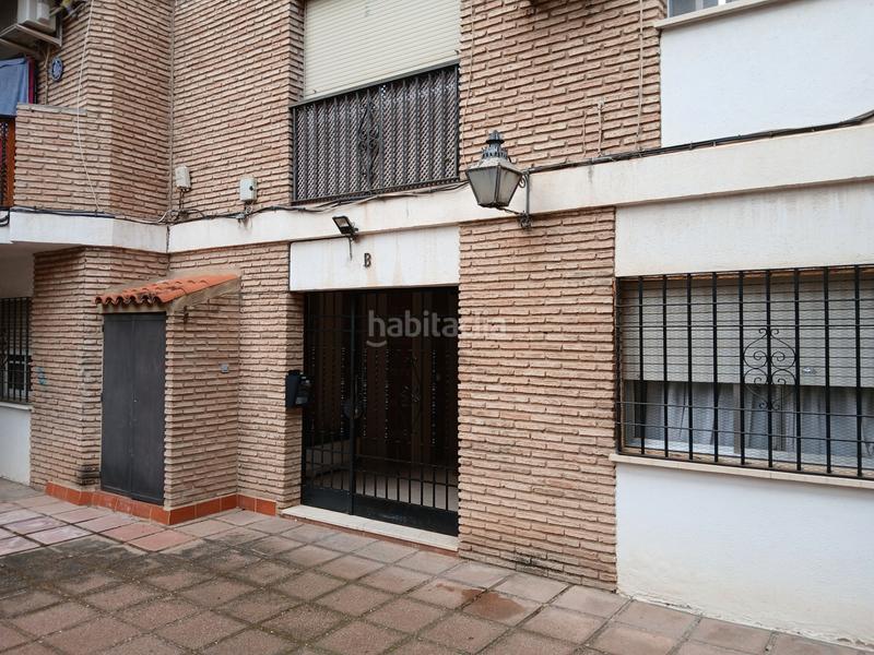 Foto 9e3d0d85-4bde-4cbe-b084-b8e958d1413c. Piso en calle de paco león 4 4 habitaciones y 2 baños junto a deza en Córdoba