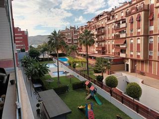 Appartement  Calle bailarina anna pavlova. ?? piso con terraza, garaje doble y piscinas en zona hipercor