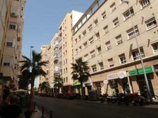 Pis a Astilleros - La Paz  - Loreto - El Corte Inglés. Se vende piso muy luminoso de 120 m2