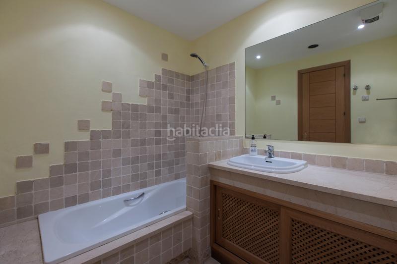 Foto 5ca56169-fa48-46ed-99dd-fa26f82f6d17. Appartement dans urbanización golf Río Real 1d dans Marbella