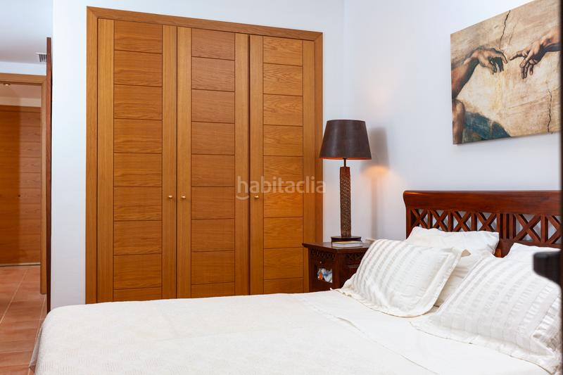 Foto d8f47a48-6b41-4697-b70a-c4cb2ca38398. Appartement dans urbanización golf Río Real 1d dans Marbella