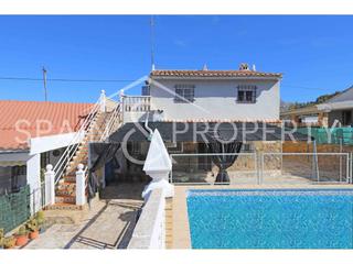 Xalet a Monserrat. Pareado a la venta en suelo urbano en montserrat, valencia