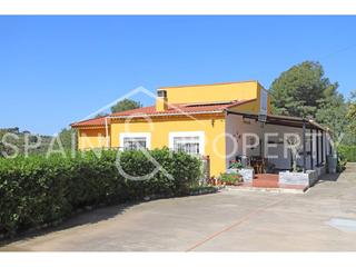 Xalet a Monserrat. Chalet a la venta en suelo rústico en montserrat, valencia