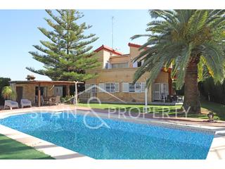 Xalet a Sierra Perenchiza-Cumbres de Calicanto-Sto Domingo. Chalet a la venta en suelo urbano en chiva, valencia