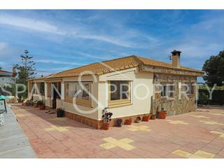 Xalet a Turís. Chalet a la venta en suelo urbano en turís, valencia.