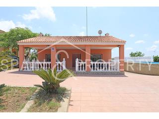 Xalet a Monserrat. Estupenda ocasión chalet a la venta en suelo urbano en montserra