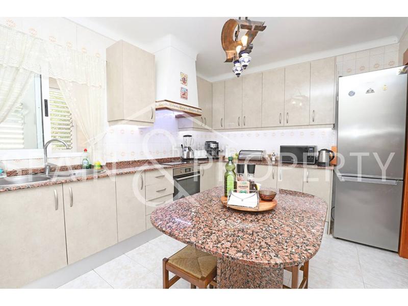 Foto ae642f4a-26e9-4513-bc71-982843517626. Chalet  a la venta en suelo urbano , valencia en Turís