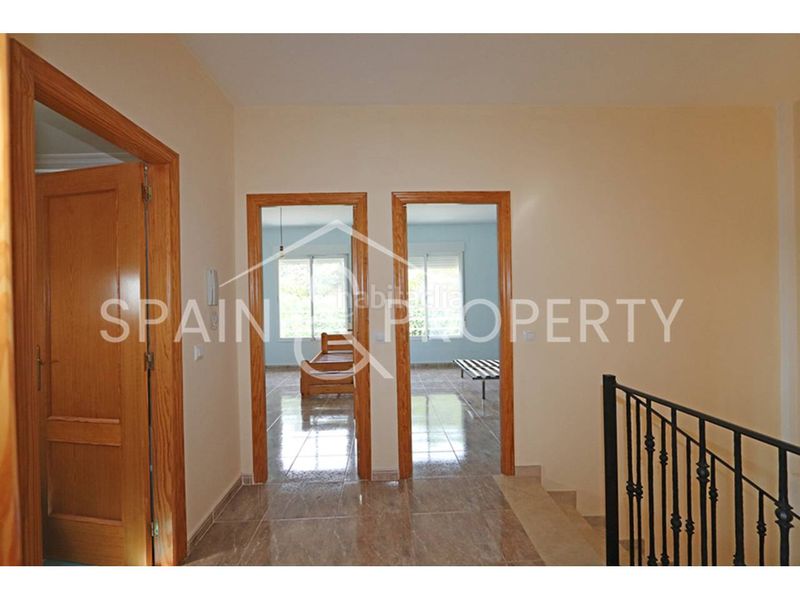 Foto 2a8bc460-2e57-4678-94c0-b06c4d9f87ef. Casa adossada amb aparcament a Montroi / Montroy