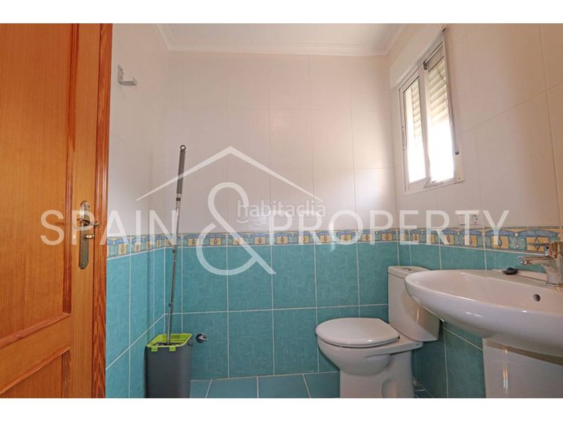 Foto 515d3b65-0472-4c79-adfb-e6a02b5bd4eb. Casa adossada amb aparcament a Montroi / Montroy