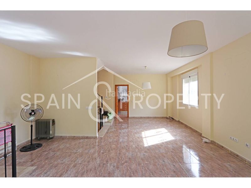 Foto 9249b960-39aa-4278-a03f-d9e353d27e53. Casa adossada amb aparcament a Montroi / Montroy