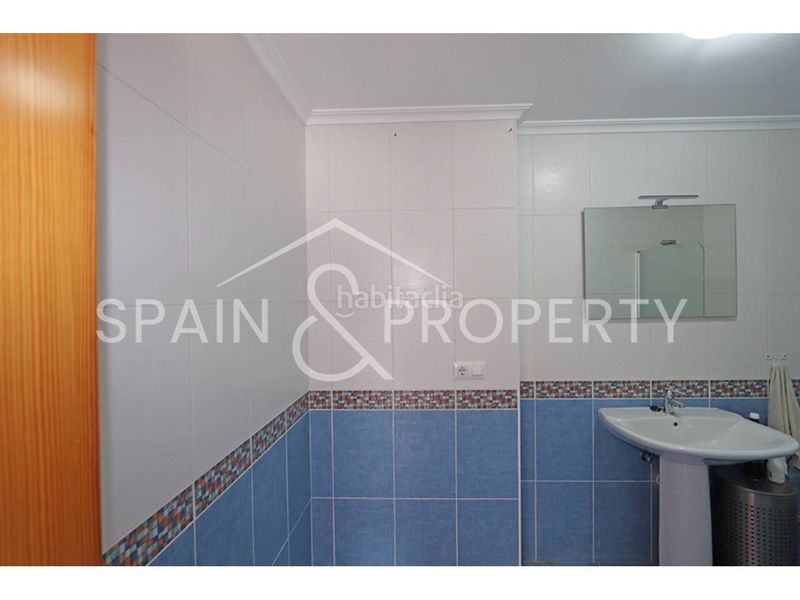 Foto a02c434d-1dba-4eb0-819a-65548374c859. Casa adossada amb aparcament a Montroi / Montroy