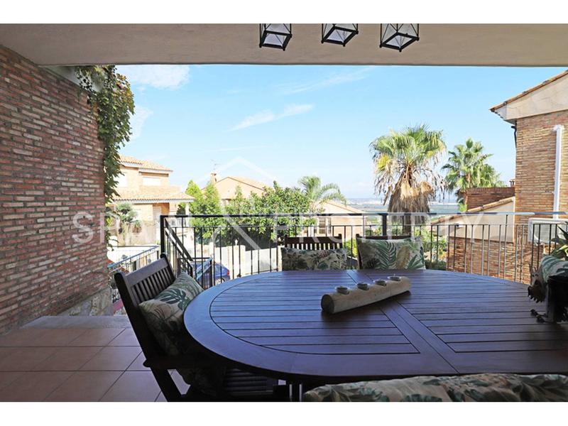 Foto 38e5b8a7-098b-4754-9faf-8c39444c42e5. Chalet con riscaldamento parcheggio piscina in Sierra Perenchiza-Cumbres de Calicanto-Sto Domingo Chiva