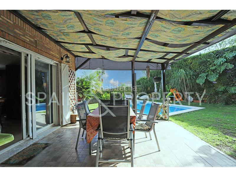 Foto 9e30f6ba-bb3d-4f7b-b359-49c31ed0fbd8. Chalet con riscaldamento parcheggio piscina in Sierra Perenchiza-Cumbres de Calicanto-Sto Domingo Chiva