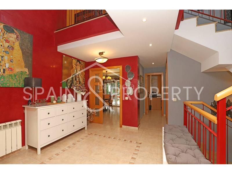 Foto c47ba7a3-5543-47d4-a304-d85de0ddf592. Chalet con riscaldamento parcheggio piscina in Sierra Perenchiza-Cumbres de Calicanto-Sto Domingo Chiva