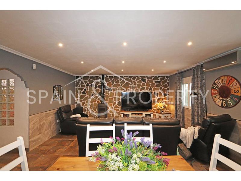 Foto 1f0ca8c1-ae44-41ef-97e1-4d25d42981da. Chalet con riscaldamento piscina in Real de Montroi