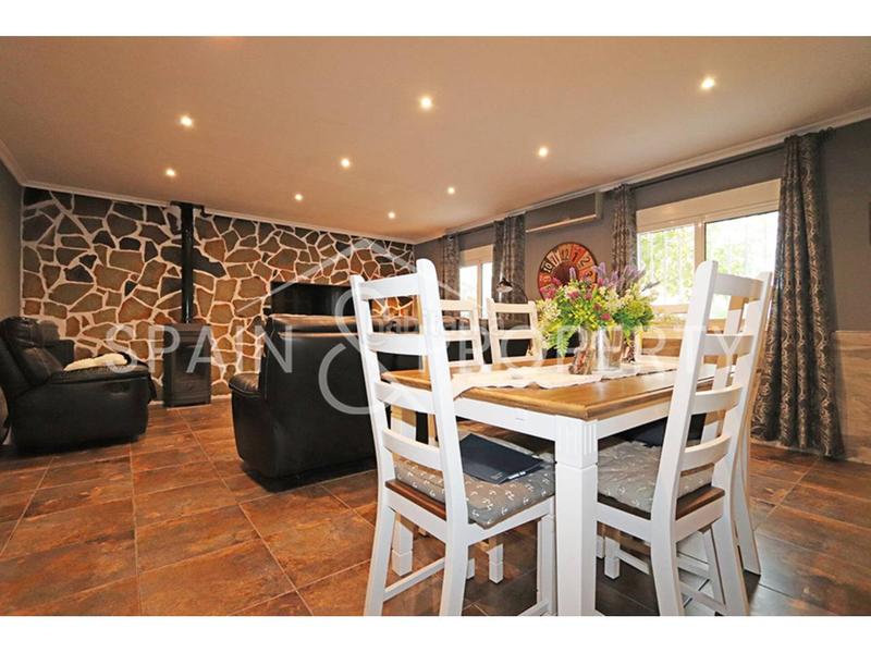 Foto c55e6014-9dc7-4878-89b3-067a6ee0a33a. Chalet con riscaldamento piscina in Real de Montroi