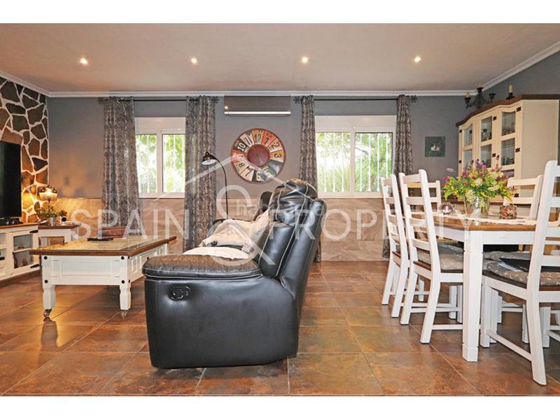 Foto ea16045c-4fb8-471d-9c26-80d5946120b5. Chalet con riscaldamento piscina in Real de Montroi