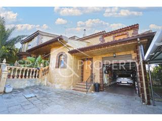 Chalet à Monserrat. Chalet a la venta en suelo urbano en montserrat, valencia