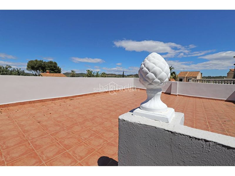 Foto a1fadf0d-3889-4bb2-972f-9d5d3dad8de8. Xalet amb aparcament piscina a Montroi / Montroy
