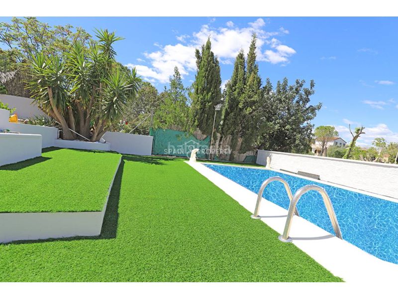 Foto e3e64190-0b19-4cc7-acab-212395746eb9. Xalet amb aparcament piscina a Montroi / Montroy