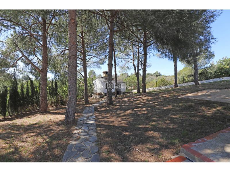 Foto 52cd7fd2-2d8f-443b-9287-8761970882fb. Xalet amb aparcament piscina a Monserrat