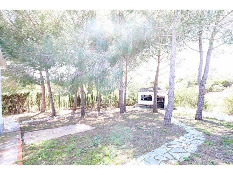 Foto 5789eba9-f48b-47e4-833f-2b8643163f04. Xalet amb aparcament piscina a Monserrat