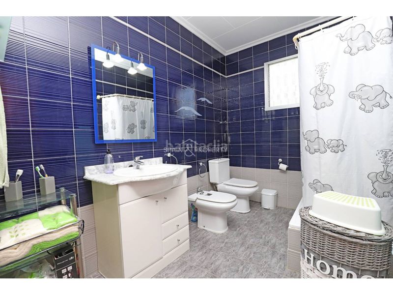 Foto 65ace18f-d075-4ab8-83b3-22ebc1beea8c. Xalet amb aparcament piscina a Monserrat