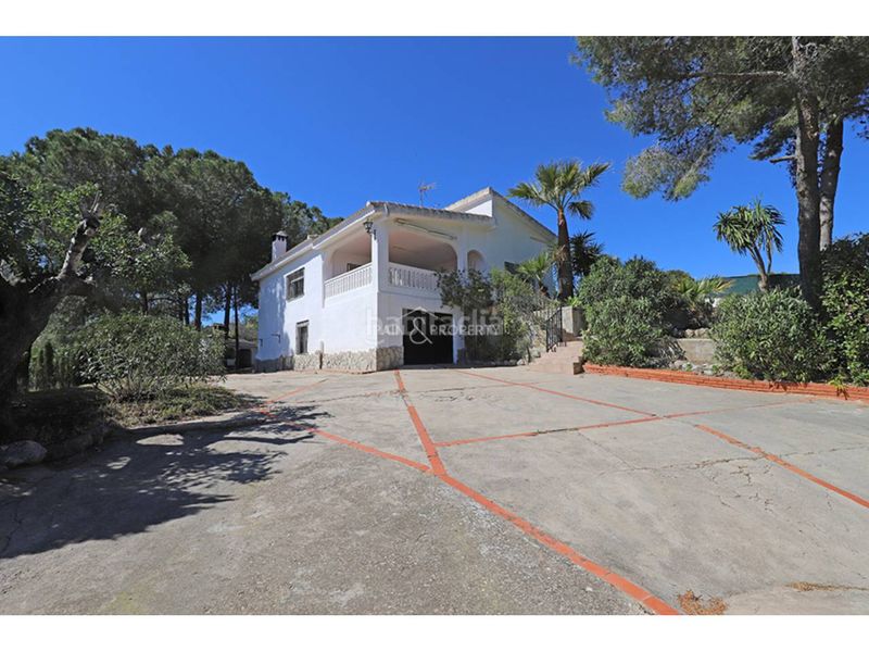 Foto 8779ccff-5260-4d3f-b1c1-92d53859dd4d. Xalet amb aparcament piscina a Monserrat