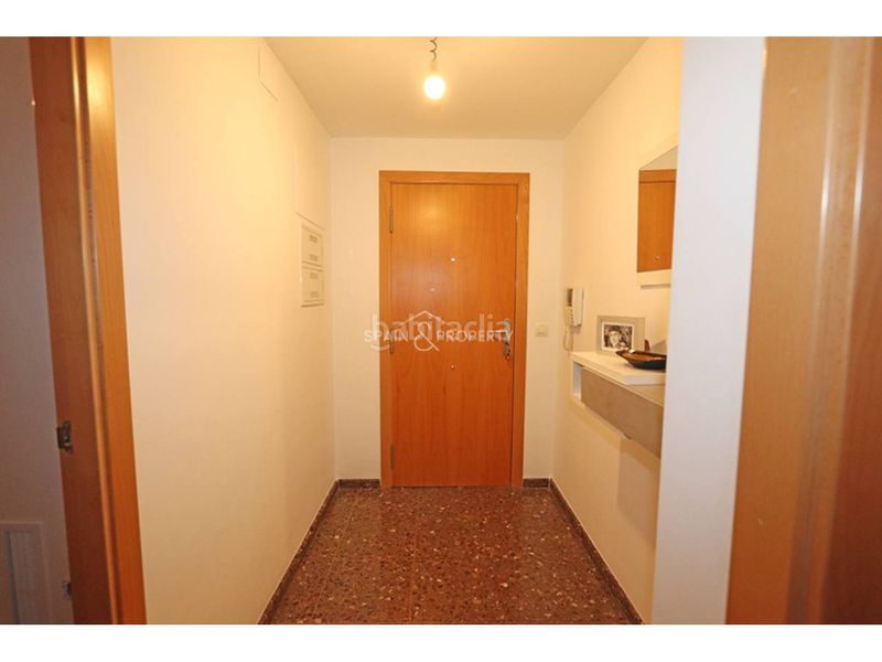 Foto 0380a5a9-1d77-4d7f-8005-43f875a9a442. Pis amb aparcament a Montroi / Montroy