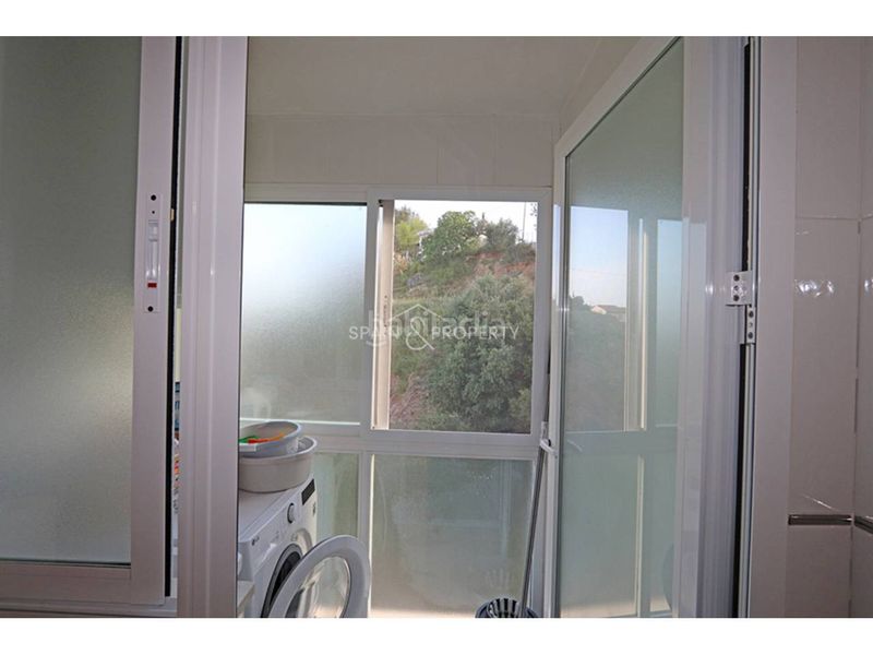 Foto 491b715e-9d1a-44b0-8039-cef33421669f. Pis amb aparcament a Montroi / Montroy