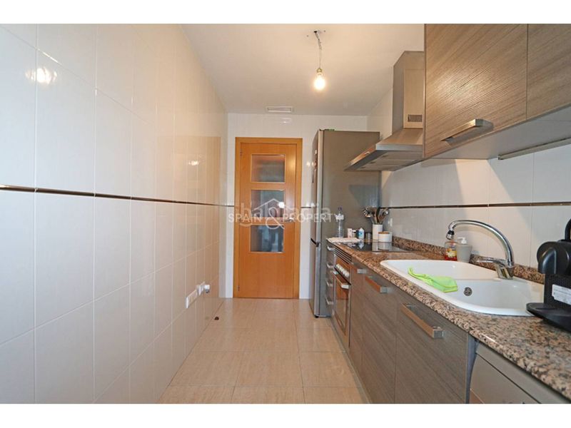 Foto bca867d4-c637-426d-874b-1c718c0062f1. Pis amb aparcament a Montroi / Montroy