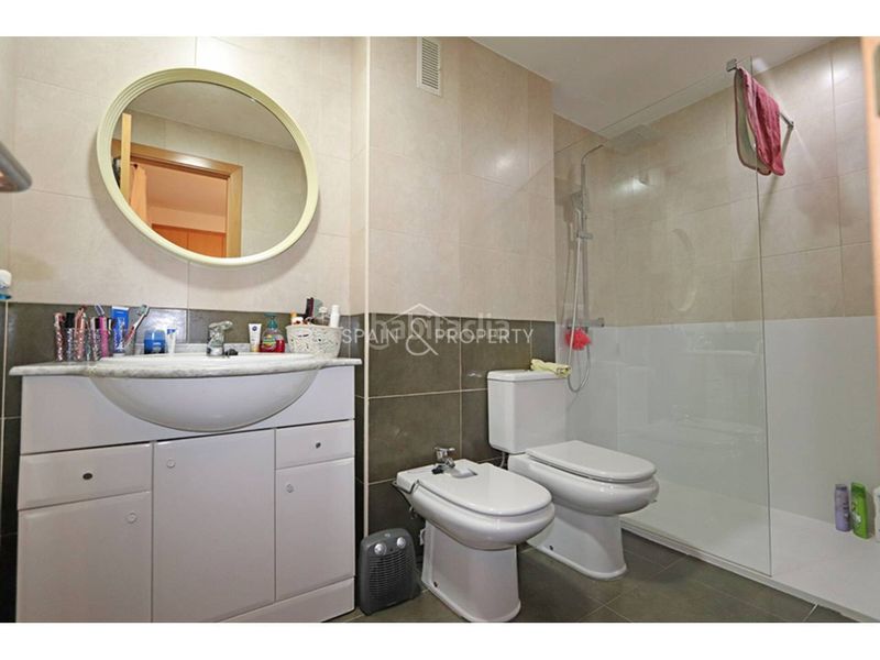 Foto ced5ca49-282a-4e3f-b129-1c8362e79e32. Pis amb aparcament a Montroi / Montroy