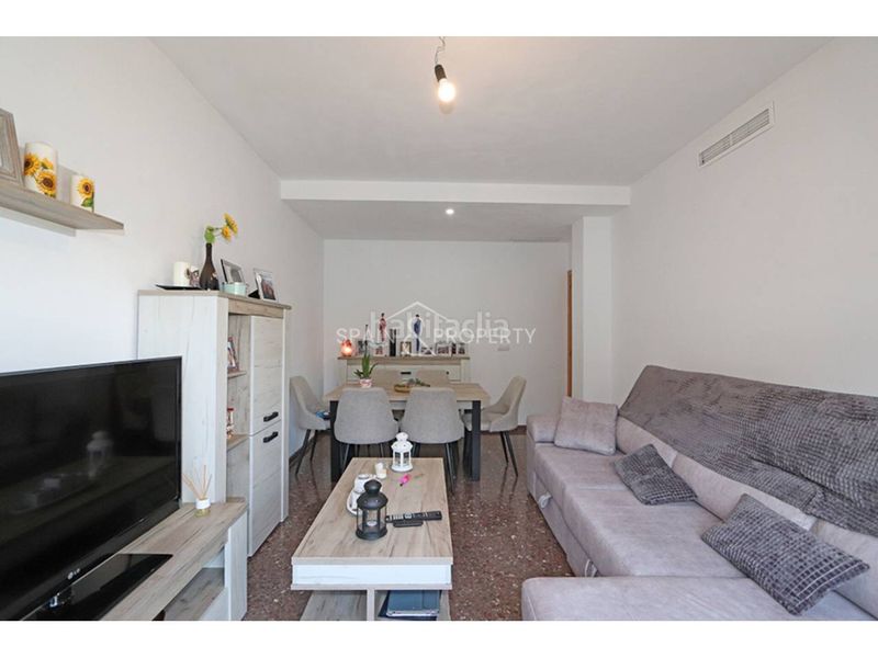Foto d1528e6d-bd7a-455c-8176-f356c39df89d. Pis amb aparcament a Montroi / Montroy