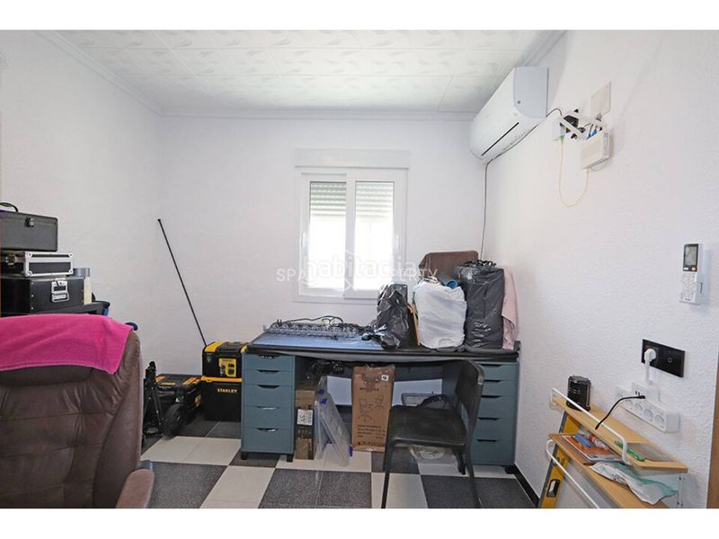 Foto d3727cbf-3b09-49f8-af5a-0d13bce73d73. Casa a Montroi / Montroy