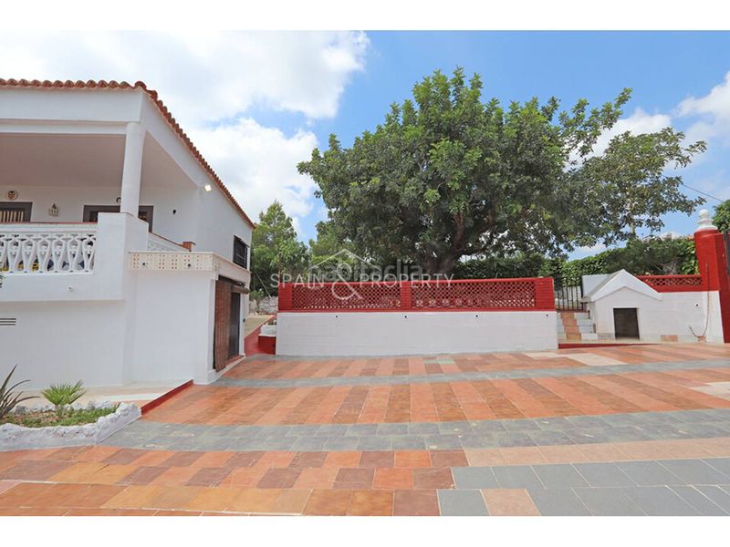 Foto 4cc2e835-7abe-437d-8567-5727088e23c4. Xalet amb aparcament piscina a Monserrat
