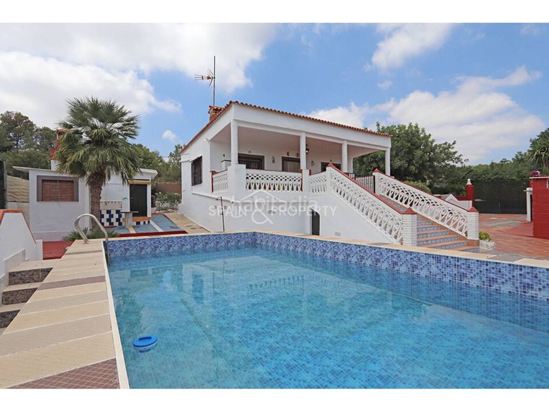 Foto 6c5a8dd5-4e0b-4696-a605-45356ebf9161. Xalet amb aparcament piscina a Monserrat