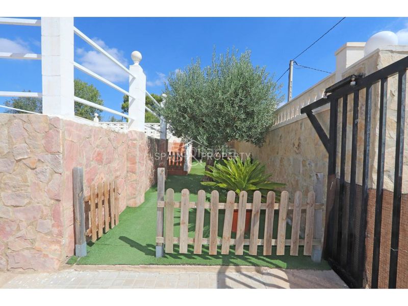 Foto b2a4f08a-c1b3-4339-85e6-798cbbcf8540. Masia amb aparcament piscina a Montroi / Montroy