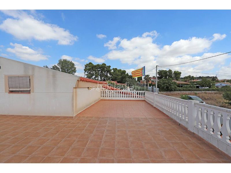 Foto b9538767-c469-45bb-9d72-4216bec37420. Masia amb aparcament piscina a Montroi / Montroy