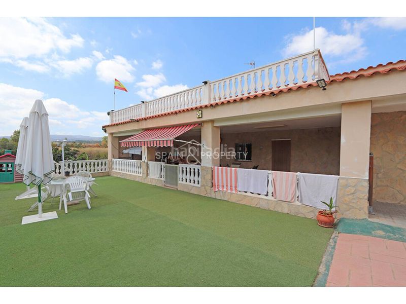 Foto e139dfb8-565f-4a4d-9f1f-a741253d5d8e. Masia amb aparcament piscina a Montroi / Montroy