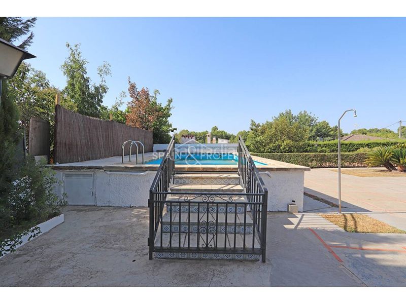Foto a9609273-f3bc-456f-bde2-140f41d8b578. Xalet amb aparcament piscina a Turís