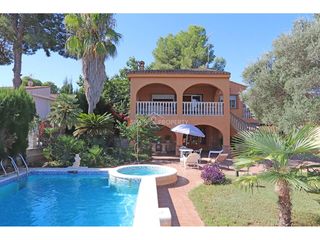 Xalet  Calle baix. Chalet en venta en suelo urbano en picassent