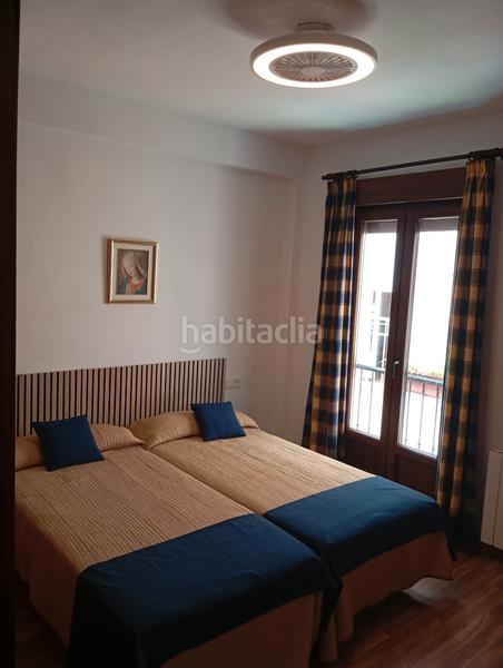Foto 45bd2821-09c2-453d-a0e3-14bfe4c0705e. Casa adosada en calle piedra santa 8 en San Matías - Realejo Granada