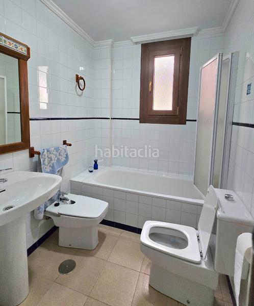 Foto e467dfd6-c394-4b51-83b3-af84e550a819. Casa adosada en calle piedra santa 8 en San Matías - Realejo Granada