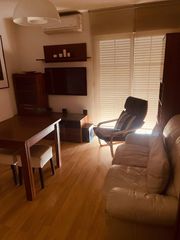 Miete Etagenwohnung in Avenida de las fuerzas armadas 29