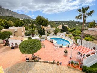 Xalet a Altea la Vella. Encantadora villa de estilo ibicenco en altea