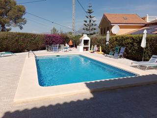 Rent Apartment in L´Albir. Apartamento de esquina en planta baja de 2 dormitorios y 2 baños