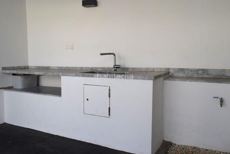 Foto 0ede0ccc-d03b-42f5-ac58-51f7a254d848. Casa aparellada amb calefacció aparcament piscina a Alfàs del Pi (l´)